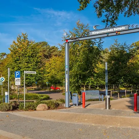 Arielle Mit Terrasse 泽姆平